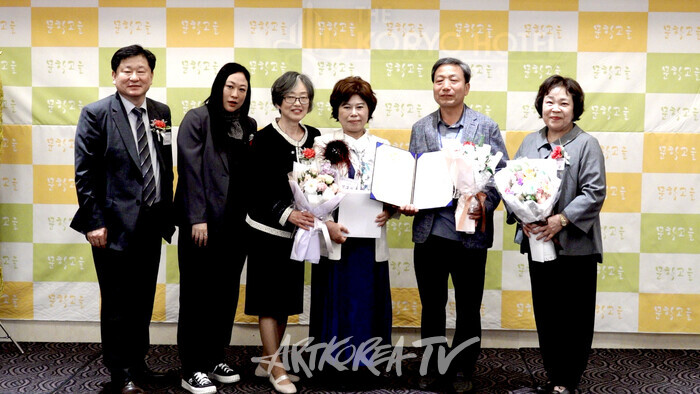 2025 문학고을 등단식 및 시상식-사진 김한정 기자