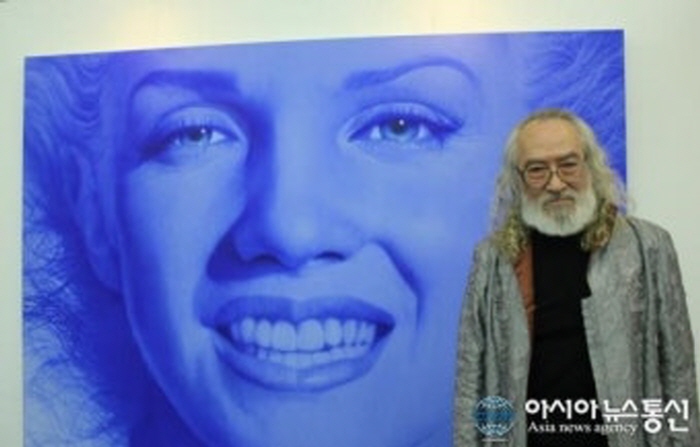 강형구의 상징, 트랜스 슈퍼 사실주의-사진제공 김종근 미술평론가