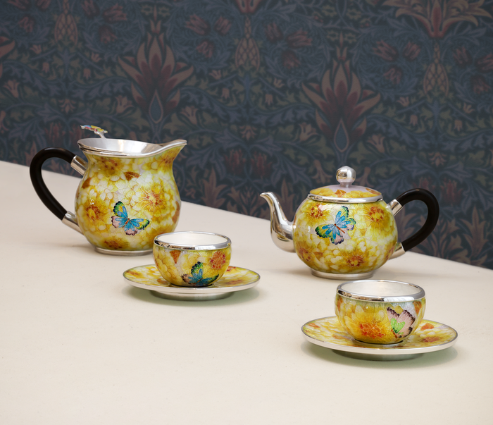 백일홍 다기세트, 이수경, 2025, 칠보, 은선, 순은 99.9%. 제공 서진