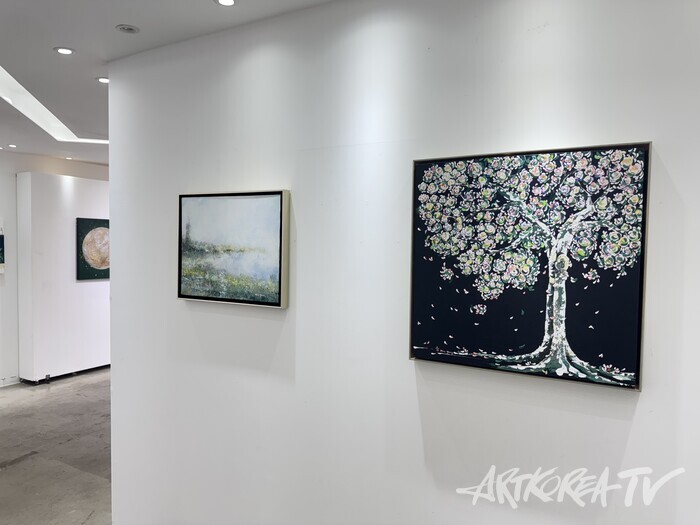 양희정김 개인전  'HEALING GREEN'. 사진 ⓒ지해성 기자