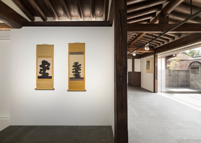 국제갤러리 한옥 기획전 '아득한 오늘' 설치전경-이미지 제공 국제갤러리