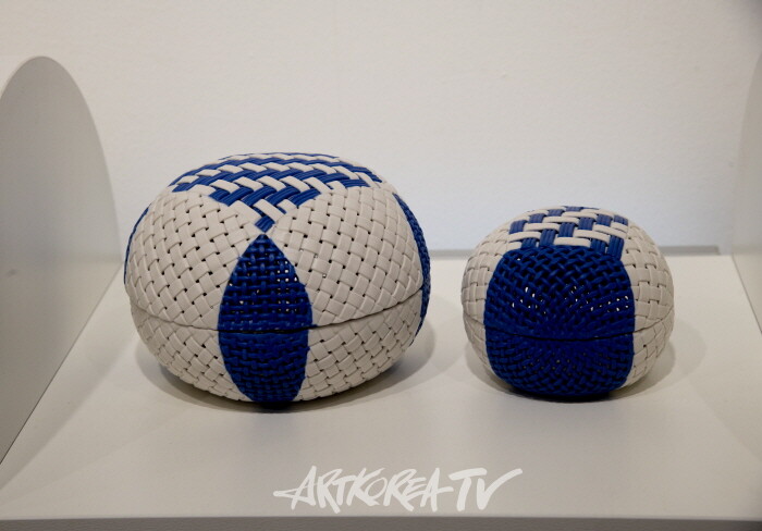 흙으로 엮은 기억의 파편, 그리고 자유, 황아람 특별초대전 ‘유연한 조각들의 합’-사진 김한정 기자