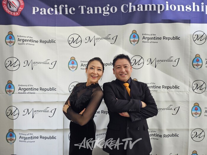 사진= 마젠타 '왼쪽 마젠타, 오른쪽 제이콥'