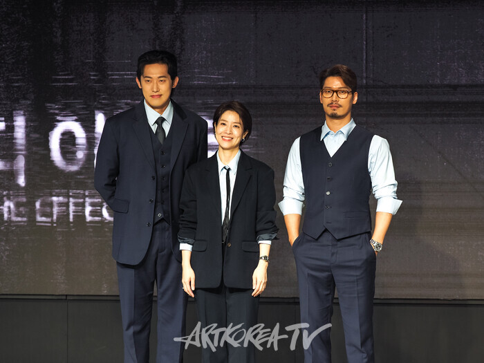 연극 '디 이펙트' 프레스콜(왼쪽부터 민진웅-양소민-박훈). 2025.06.19 사진 ⓒ아트코리아방송 이용선 기자​