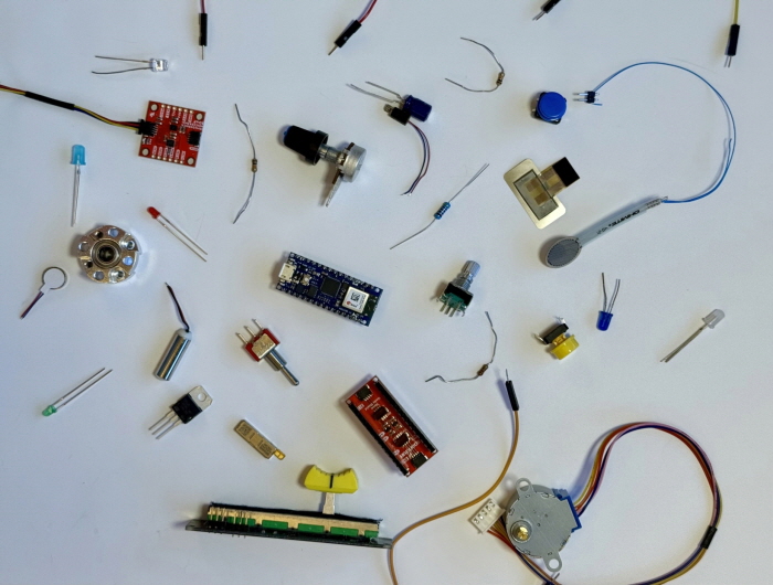 피지컬 컴퓨팅 부품들-사진제공 리움미술관