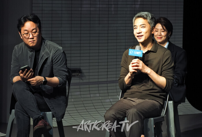 연극 '디 이펙트' 프레스콜(민새롬 연출-김영민) 2025.06.19 사진 ⓒ아트코리아방송 이용선 기자​