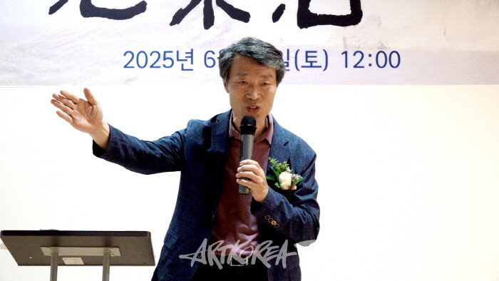 염정모 전 한국서예협회 이사장-사진 김한정 기자