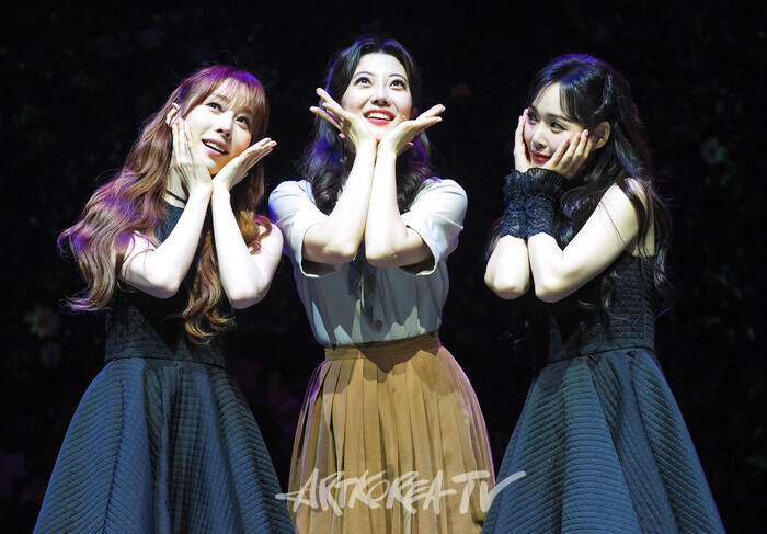 뮤지컬 '프리다' 프레스콜(메모리아 역 유연정-박시인-허윤슬). 2025.06.26 사진 ⓒ아트코리아방송 이용선 기자​