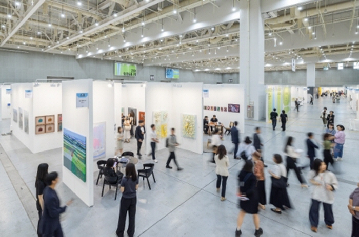 2025 화랑미술제 in 수원 전경, 한국화랑협회 제공