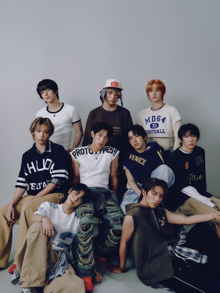 아홉(AHOF) 단체 이미지. 제공 F&F 엔터테인먼트