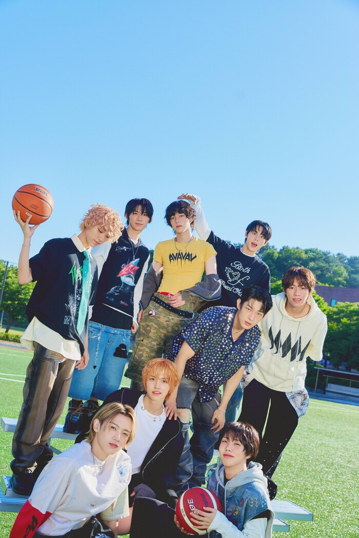 아홉(AHOF) 단체 이미지. 제공 F&F 엔터테인먼트