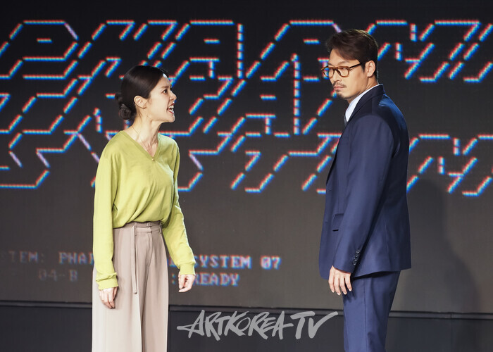 연극 '디 이펙트' 프레스콜(이윤지, 박훈) 2025.06.19 사진 ⓒ아트코리아방송 이용선 기자​