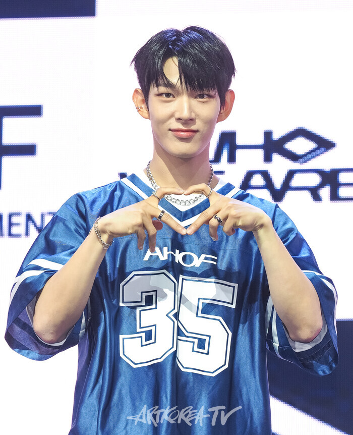 그룹 아홉의 첫 번째 미니앨범 '후 위 아'(WHO WE ARE) 발매기념 쇼케이스(스티븐) 2025.07.01 사진 ⓒ아트코리아방송 이용선 기자​