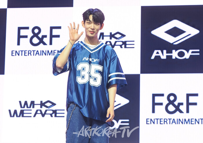 그룹 아홉의 첫 번째 미니앨범 '후 위 아'(WHO WE ARE) 발매기념 쇼케이스(스티븐) 2025.07.01 사진 ⓒ아트코리아방송 이용선 기자​