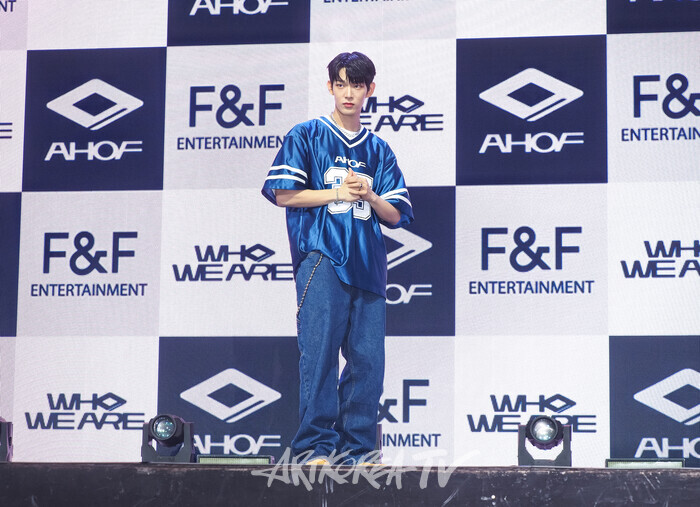 그룹 아홉의 첫 번째 미니앨범 '후 위 아'(WHO WE ARE) 발매기념 쇼케이스(스티븐) 2025.07.01 사진 ⓒ아트코리아방송 이용선 기자​