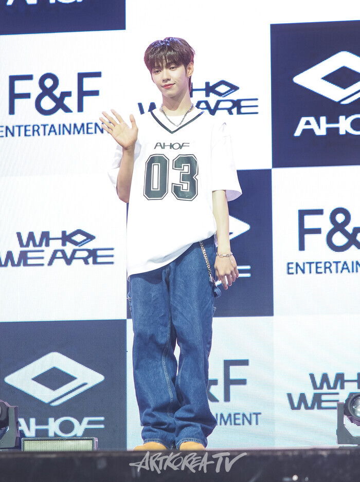 그룹 아홉의 첫 번째 미니앨범 '후 위 아'(WHO WE ARE) 발매기념 쇼케이스(제이엘) 2025.07.01 사진 ⓒ아트코리아방송 이용선 기자​