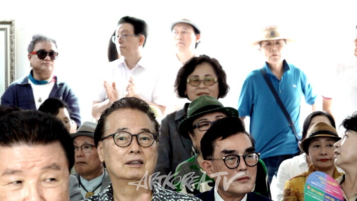 안병학 초대전 ‘흔들리는 나뭇가지의 삶’ -사진 김한정 기자