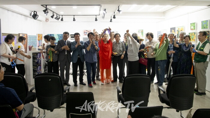 테이프 컷팅식 -사진 김한정 기자