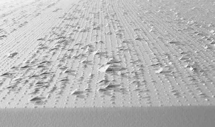 김명남 교수의 ‘하얀 묘법’-침묵의 직조, 생의 비문을 새기다-사진제공 김명남 작가