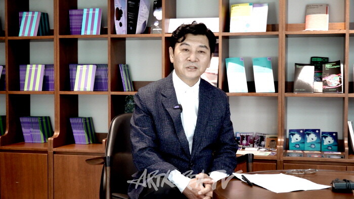 제5회 아트코리아 평론가 토크쇼-이승근 아트코리아방송 미술관장
