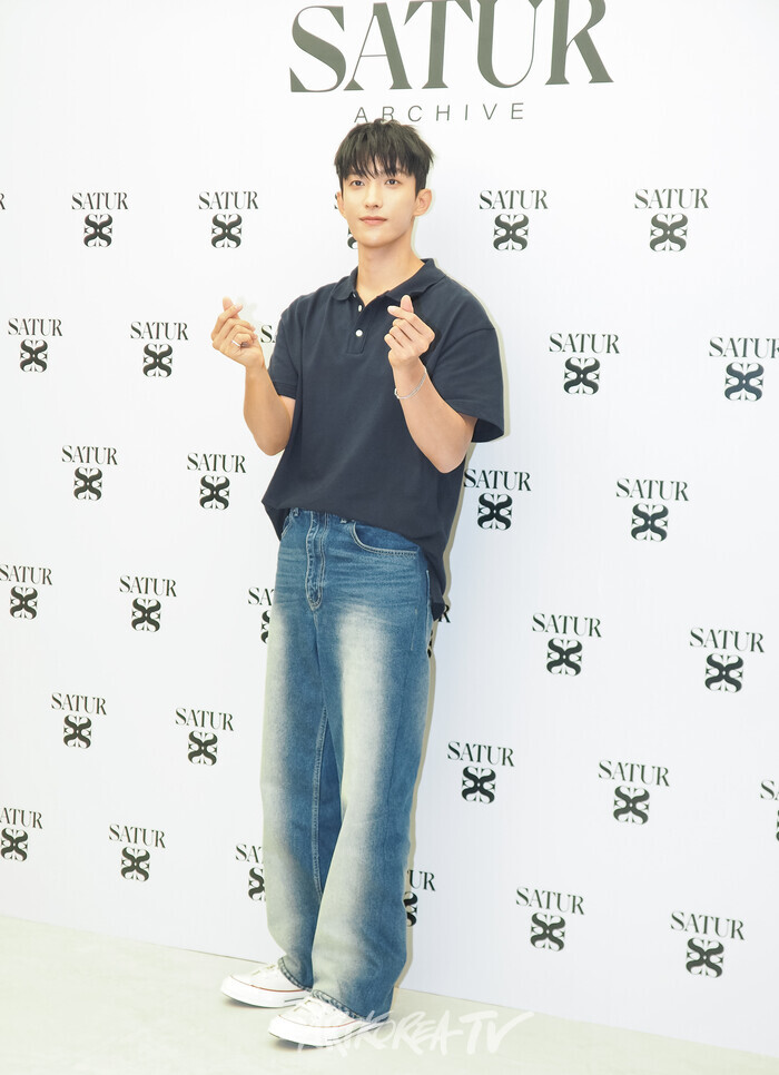 '세터 아카이브(SATUR ARCHIVE) 명동' 매장 오픈 기념 포토월(세븐틴 도겸) 2025.07.10 사진 ⓒ아트코리아방송 이용선 기자​