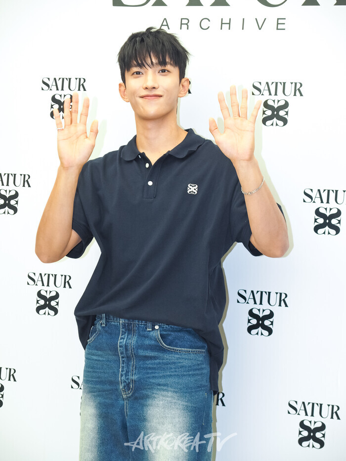 '세터 아카이브(SATUR ARCHIVE) 명동' 매장 오픈 기념 포토월(세븐틴 도겸) 2025.07.10 사진 ⓒ아트코리아방송 이용선 기자​