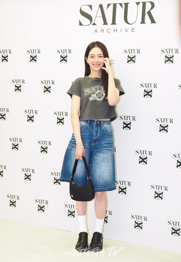 '세터 아카이브(SATUR ARCHIVE) 명동' 매장 오픈 기념 포토월(박규영) 2025.07.10 사진 ⓒ아트코리아방송 이용선 기자​