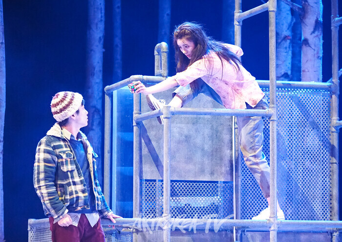 연극 '렛미인' 프레스콜(일라이 역 권슬아, 오스카 역 안승균) 2025.07.08 사진 ⓒ아트코리아방송 이용선 기자​