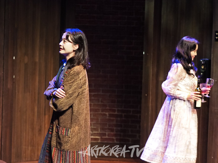 연극 '사의 찬미' 프레스콜(나혜석 역 이예원, 로미 역 전소민) 2025.07.10 사진 ⓒ아트코리아방송 이용선 기자​