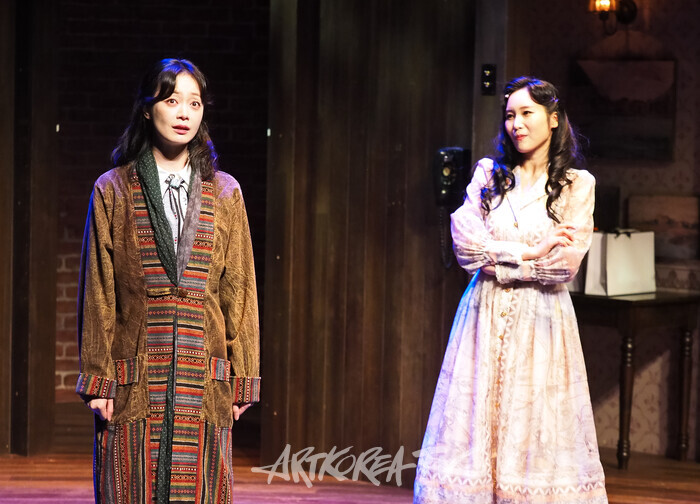 연극 '사의 찬미' 프레스콜(나혜석 역 이예원, 로미 역 전소민) 2025.07.10 사진 ⓒ아트코리아방송 이용선 기자​