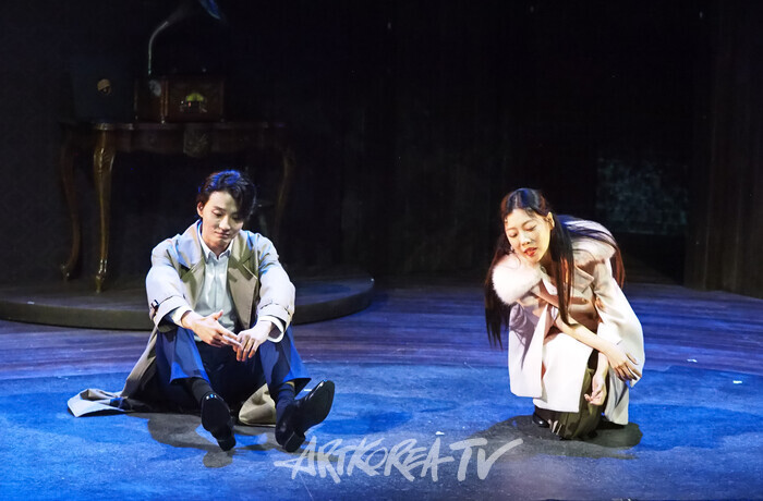 연극 '사의 찬미' 프레스콜(윤심덕 역 서예화, 김우진 역 윤시윤) 2025.07.10 사진 ⓒ아트코리아방송 이용선 기자​