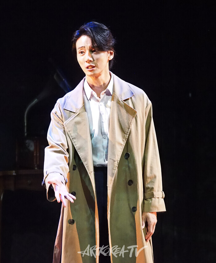 연극 '사의 찬미' 프레스콜(김우진 역 윤시윤) 2025.07.10 사진 ⓒ아트코리아방송 이용선 기자​