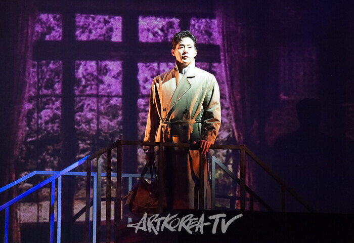 연극 '사의 찬미' 프레스콜(김우진 역 이충주) 2025.07.10 사진 ⓒ아트코리아방송 이용선 기자​