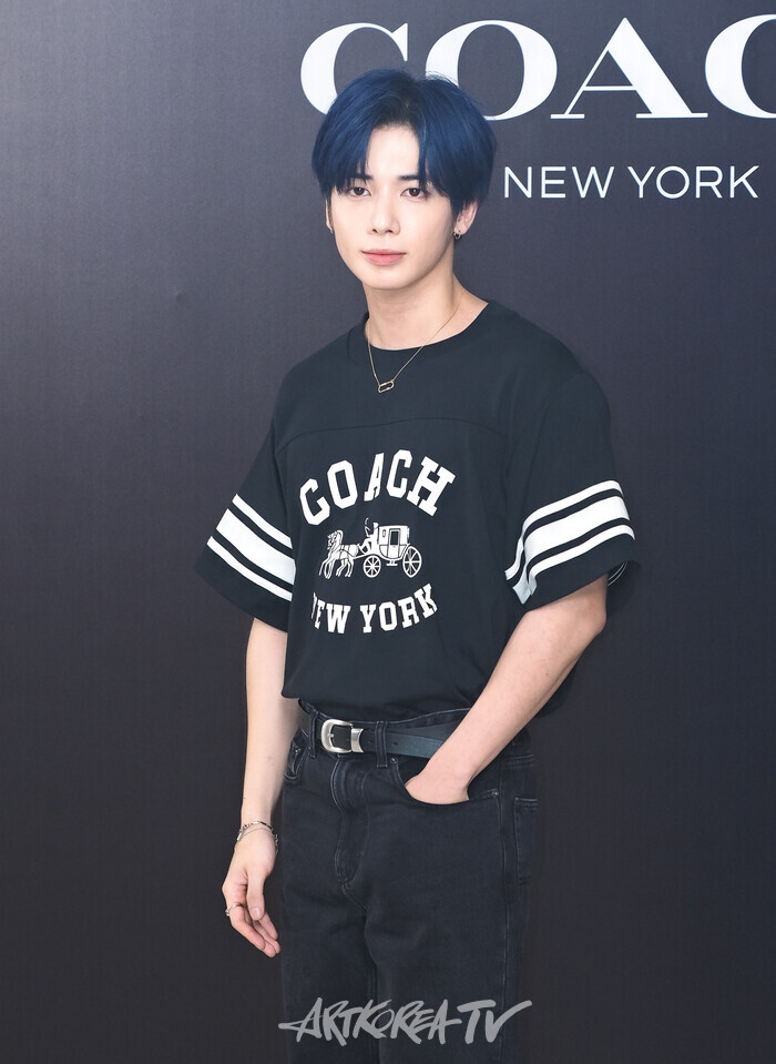 브랜드 코치(COACH)의 현대백화점 더현대 서울 매장 오픈 기념 포토콜 행사(투모로우바이투게더 태현) 2025.07.25 사진 ⓒ아트코리아방송 이용선 기자​