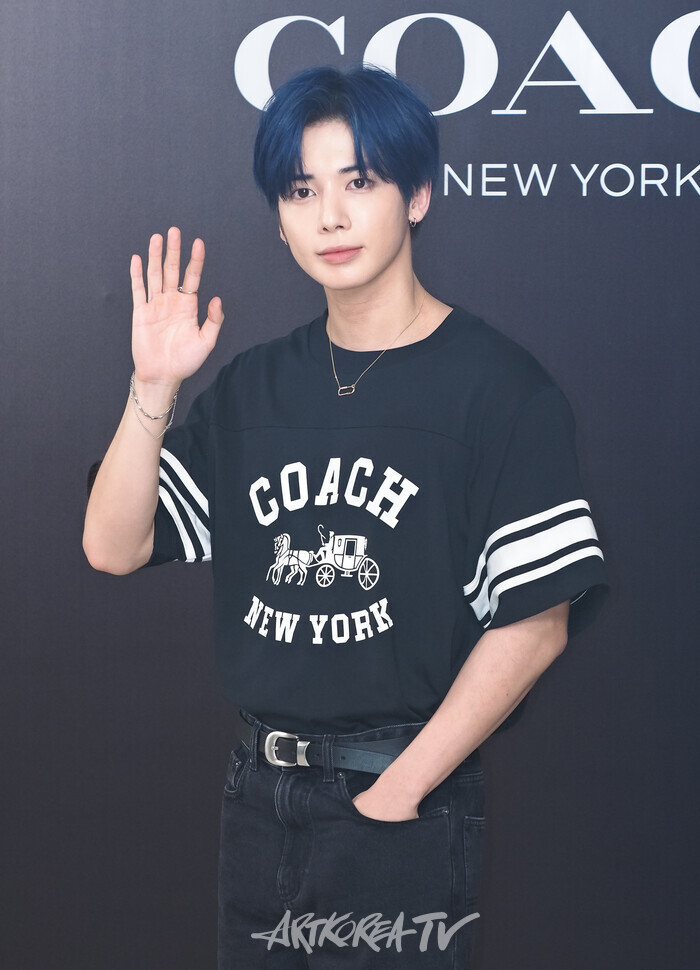 브랜드 코치(COACH)의 현대백화점 더현대 서울 매장 오픈 기념 포토콜 행사(투모로우바이투게더 태현) 2025.07.25 사진 ⓒ아트코리아방송 이용선 기자​