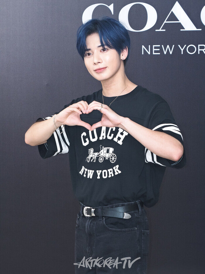 브랜드 코치(COACH)의 현대백화점 더현대 서울 매장 오픈 기념 포토콜 행사(투모로우바이투게더 태현) 2025.07.25 사진 ⓒ아트코리아방송 이용선 기자​