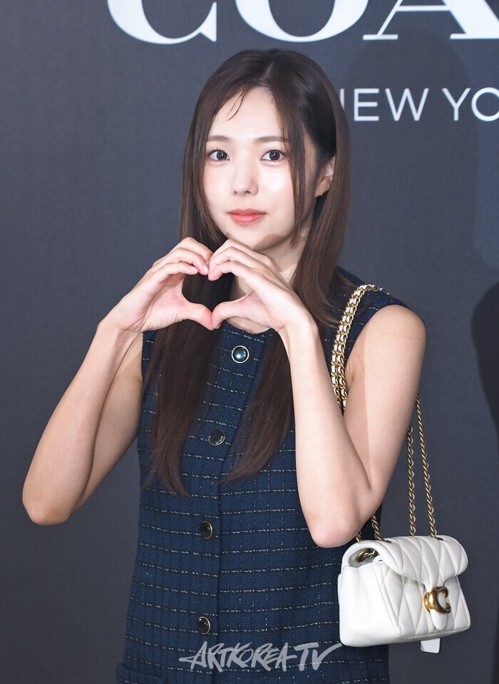 브랜드 코치(COACH)의 현대백화점 더현대 서울 매장 오픈 기념 포토콜 행사(채수빈) 2025.07.25 사진 ⓒ아트코리아방송 이용선 기자​