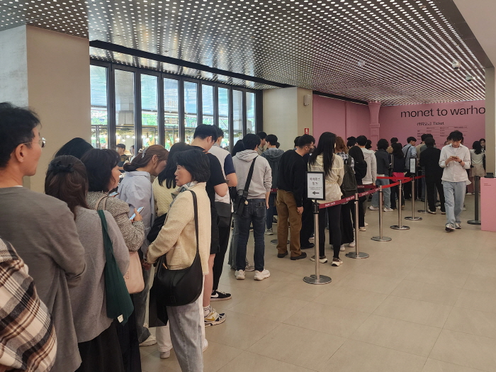 (아트리움_보도자료) 《모네에서 앤디워홀까지》 누적 관람객 30만 돌파 (1)-사진제공 세종문화회관