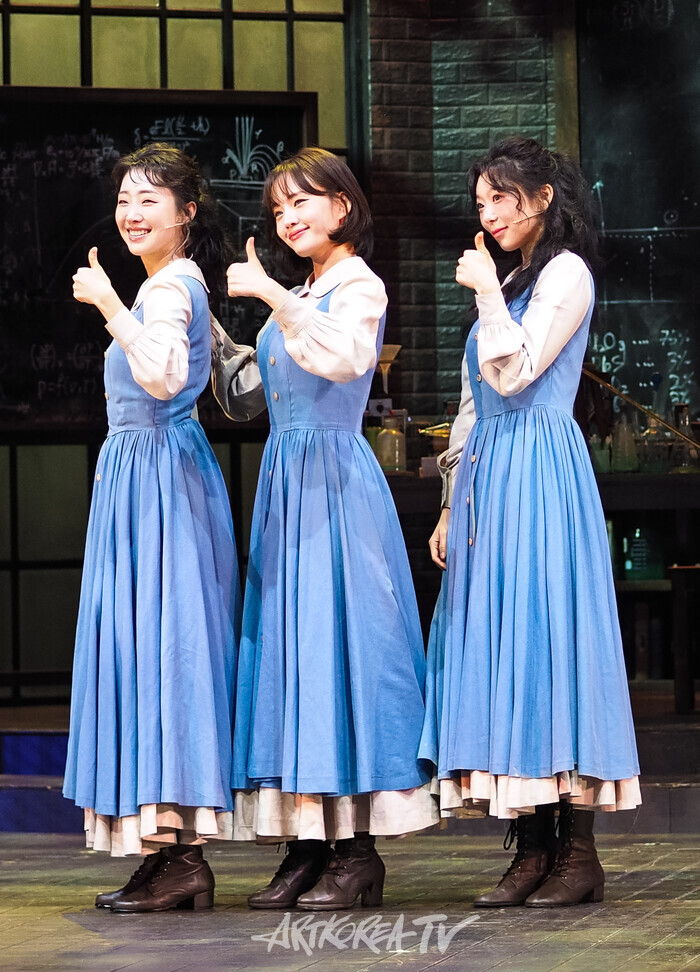 뮤지컬 '마리 퀴리' 프레스콜(안나 코발스카 역 이봄소리, 강혜인, 전민지). 2025.08.07 사진 ⓒ아트코리아방송 이용선 기자​