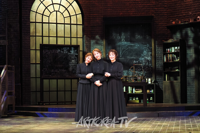 뮤지컬 '마리 퀴리' 프레스콜(마리 스클로도프스카 퀴리 역 김소향, 김려원, 박혜나). 2025.08.07 사진 ⓒ아트코리아방송 이용선 기자​