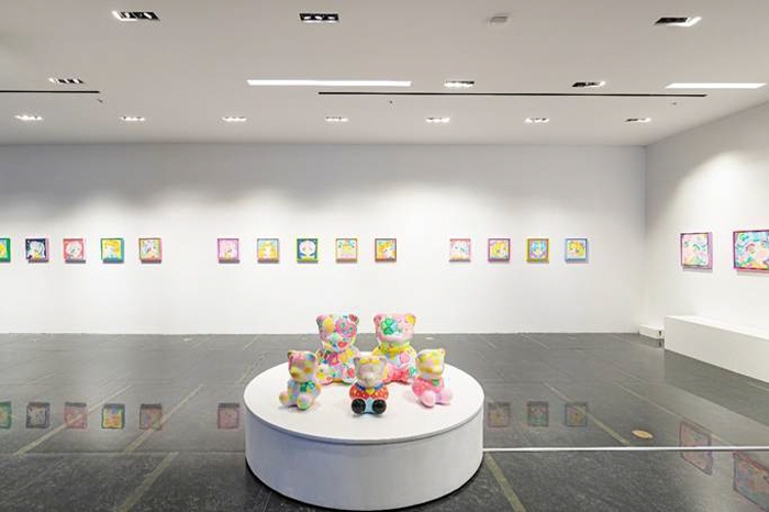 이사라 개인전 'WONDERLAND : Love in Seoul' -사진제공 그랜드 하얏트 서울 LL층 더 트리니티 갤러리