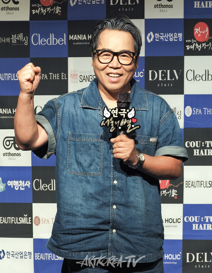 연극 '서울의 별' 프레스콜(김만수 역 정은표). 2025.08.13 사진 ⓒ아트코리아방송 이용선 기자​