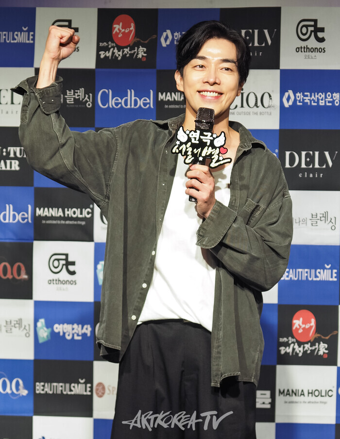 연극 '서울의 별' 프레스콜(문호 역 박준석). 2025.08.13 사진 ⓒ아트코리아방송 이용선 기자​