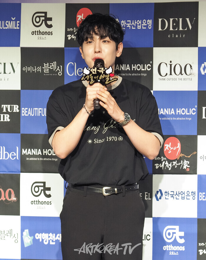 연극 '서울의 별' 프레스콜(문호 역 유희재). 2025.08.13 사진 ⓒ아트코리아방송 이용선 기자​