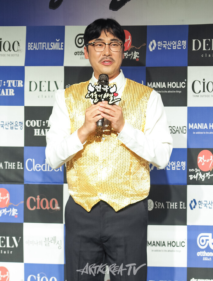 연극 '서울의 별' 프레스콜(멀티 역 이정연). 2025.08.13 사진 ⓒ아트코리아방송 이용선 기자​