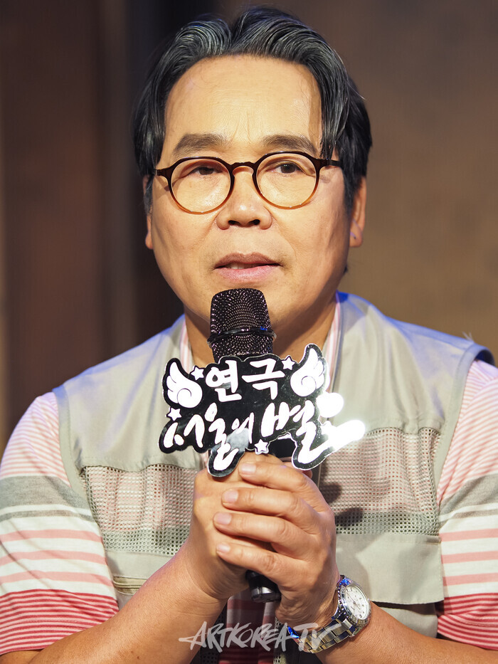 연극 '서울의 별' 프레스콜(김만수 역 정은표). 2025.08.13 사진 ⓒ아트코리아방송 이용선 기자​