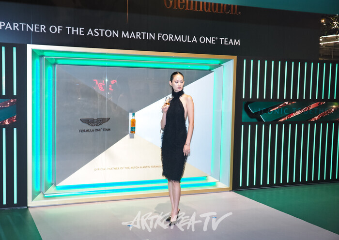 '글렌피딕 16년 한정판' 미디어 행사(모델 신현지) 2025.08.22 사진 ⓒ아트코리아방송 이용선 기자​