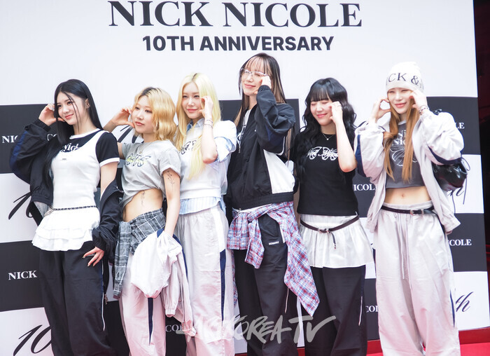닉앤니콜 론칭 10주년 기념 포토월 행사(댄스 크루 베베) 2025.08.22 사진 ⓒ아트코리아방송 이용선 기자​