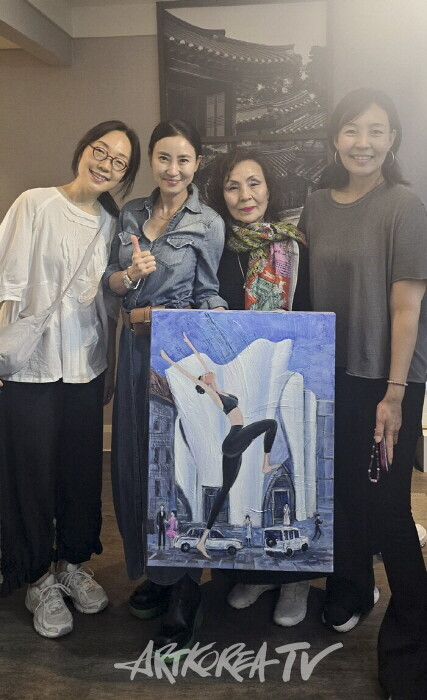 샤샤정 작가 일행-사진 전설기자