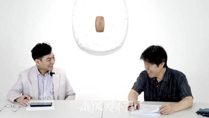 아트코리아방송 제7회 평론가 토크쇼-사진촬영 김한정 기자